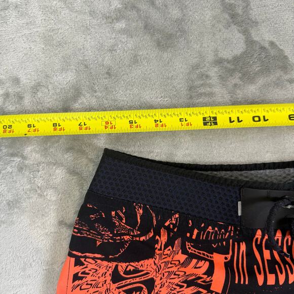 Quiksilver Men's Highline Rave Wave 19 Boardshorts size 32 inches - Picture 7 of 7